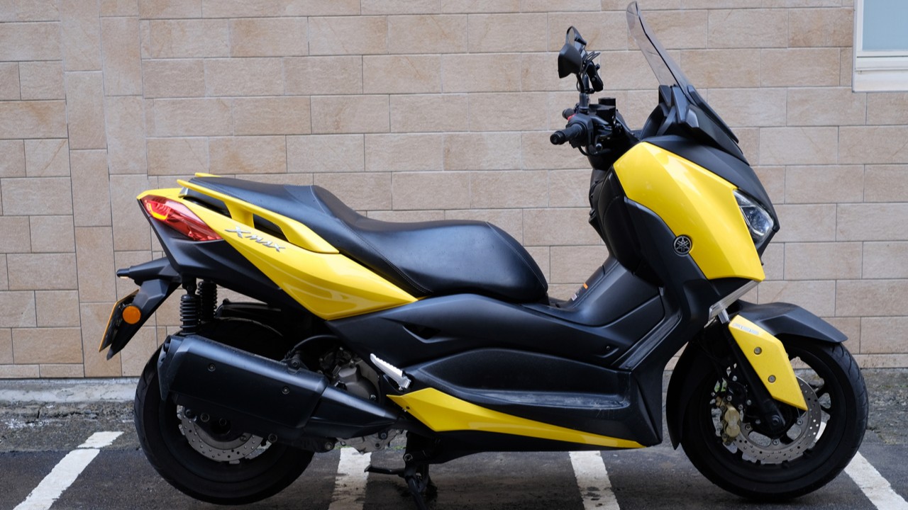 A Yamaha XMAX 300