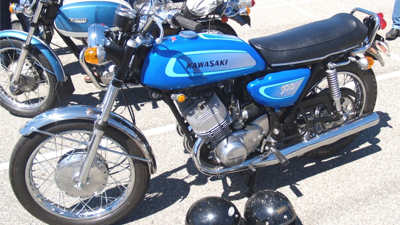 A Kawasaki 500 H1 Mach III