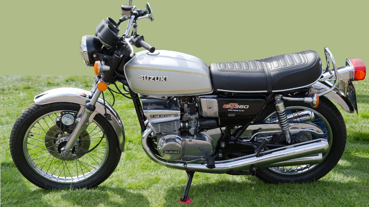 A 1978 Suzuki GT380