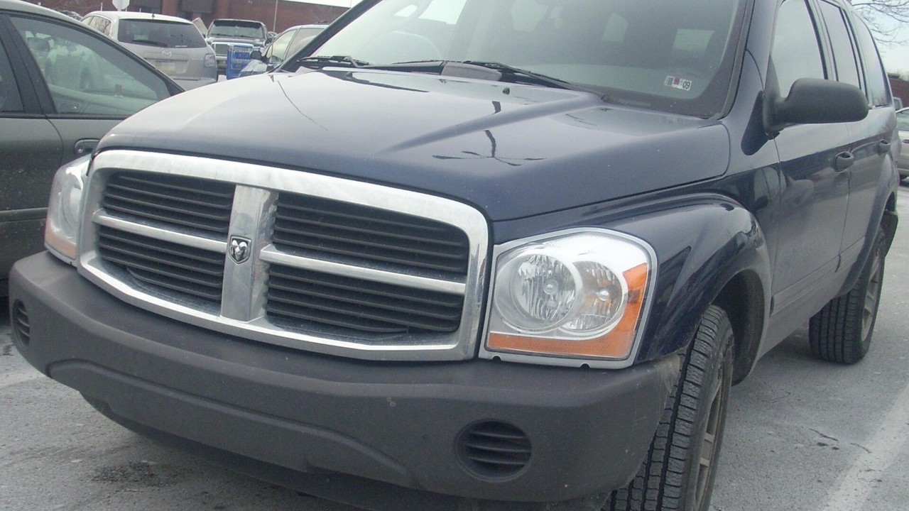 A 2004-2006 Dodge Durango
