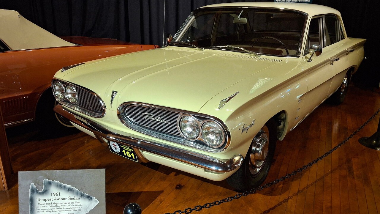 The 1961 Pontiac Tempest sent its power through a 0.65-inch driveshaft bent into a three-inch bow