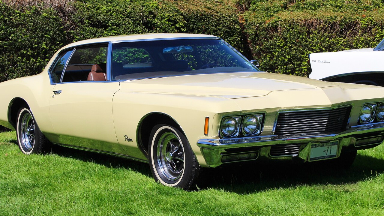 A 1971 Buick Riviera boattail, front view
