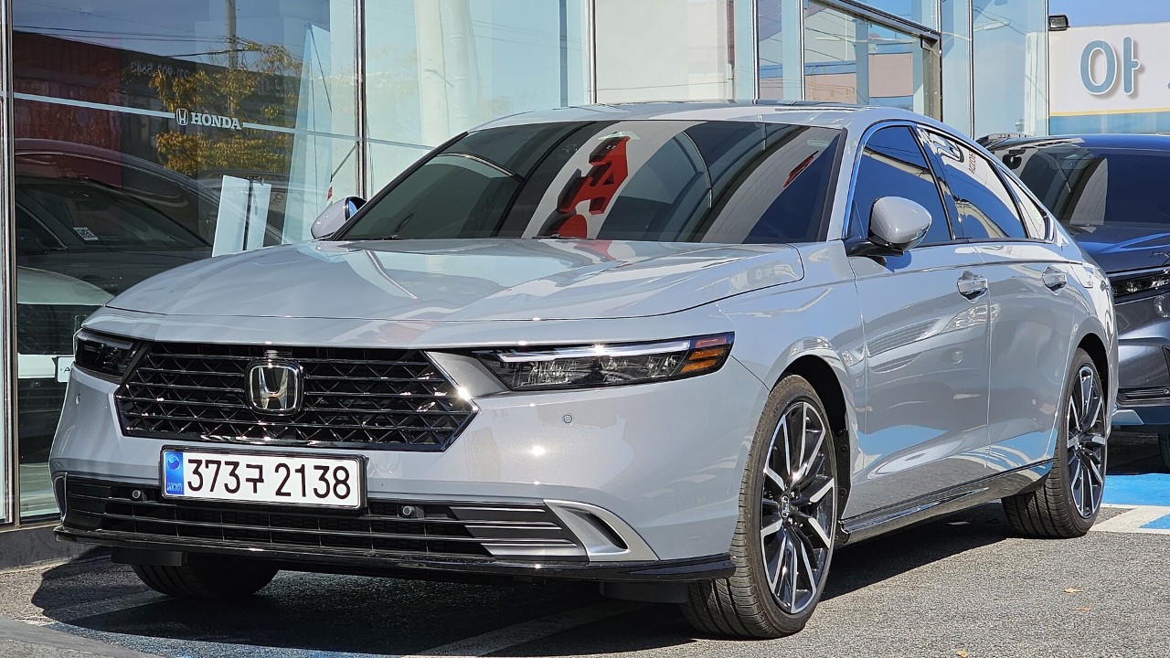 An Accord Hybrid covered by the Honda tire repair kit recall