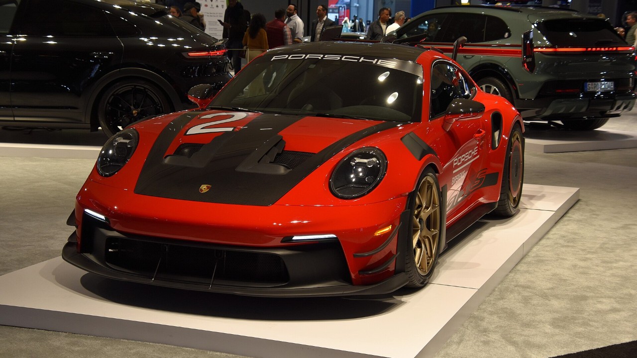Porsche says 548 center-lock 2024 911s and 718 RS models shouldn’t be driven because a wheel can come off