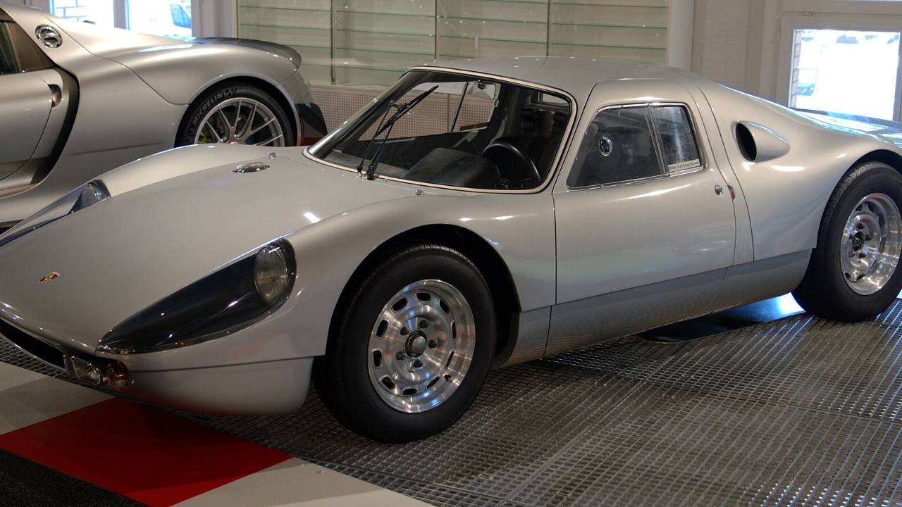 A 1964 Porsche 904 Carrera GTS (same model as the event car)