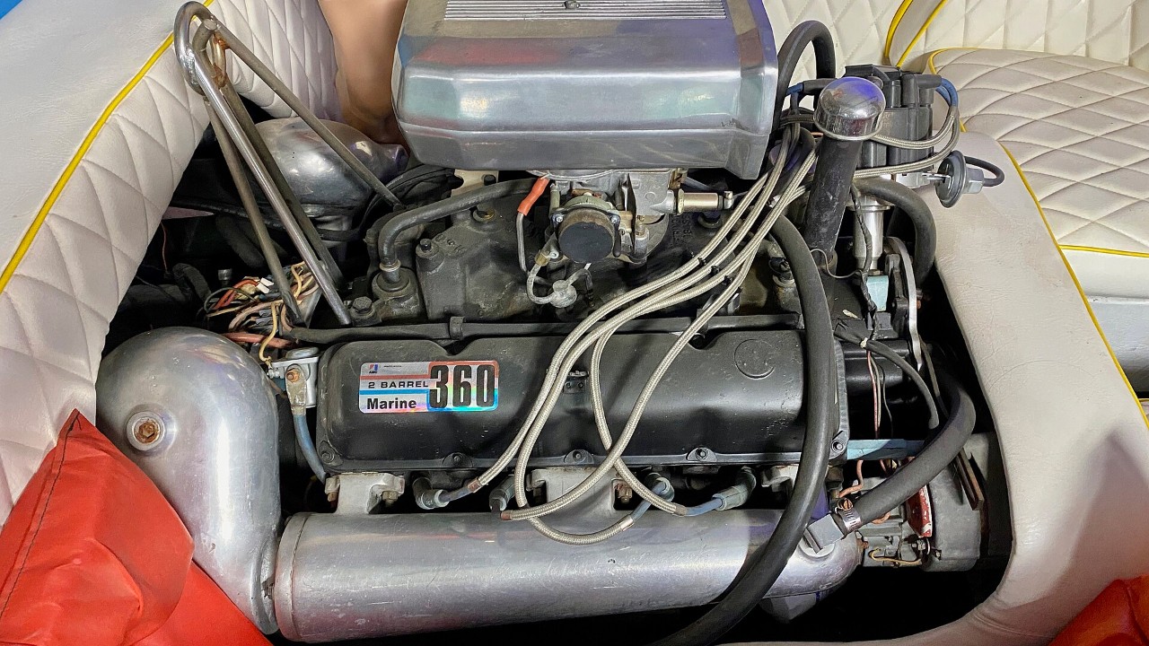 An AMC 360 V8