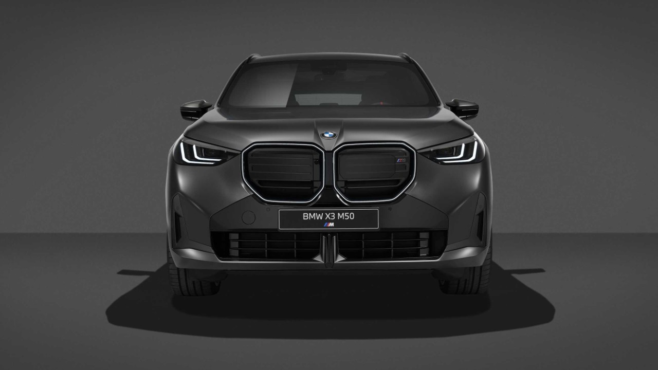 The front of a BMW X3 M50 xDrive Black Package, the model that gets the 437-hp update