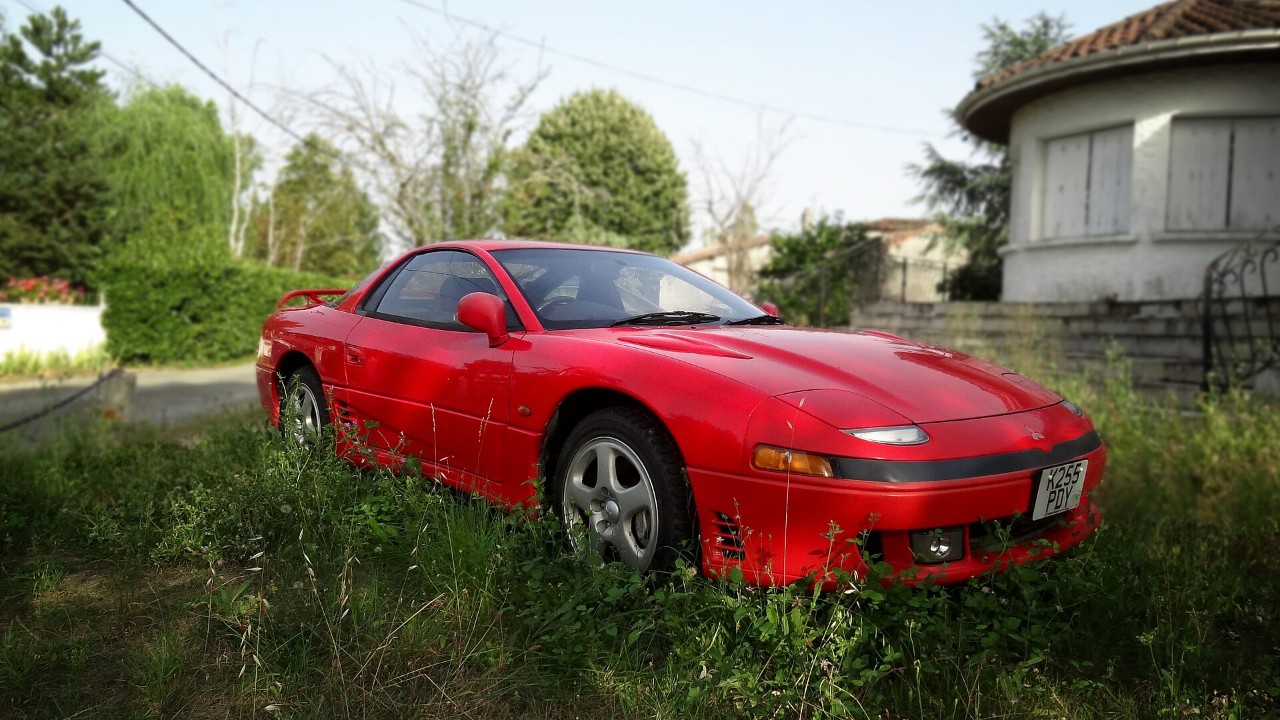 A Mitsubishi 3000GT VR-4