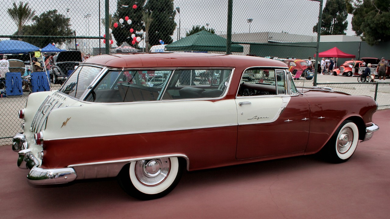 A 1955 Pontiac Star Chief Custom Safari wagon