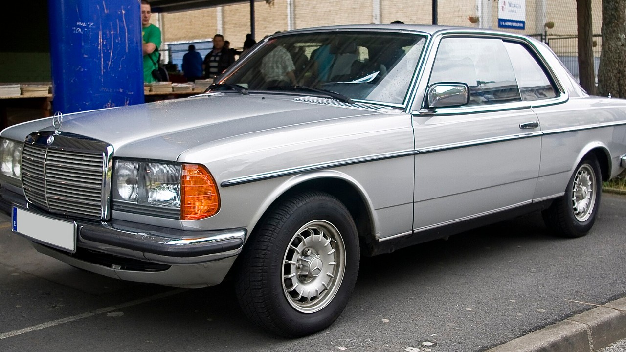 A 1977–1985 Mercedes-Benz 280CE (C123)