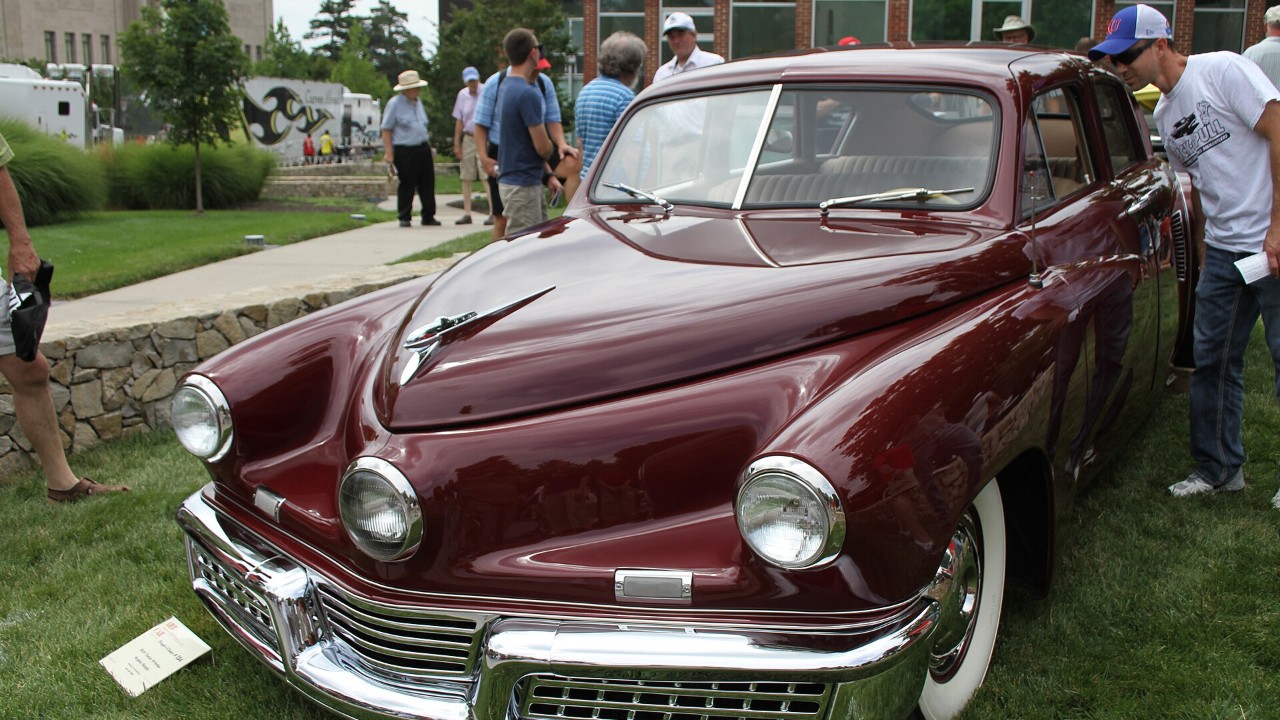 The Tucker 48’s center ‘Cyclops’ headlight turned with the steering once the wheel passed 10 degrees