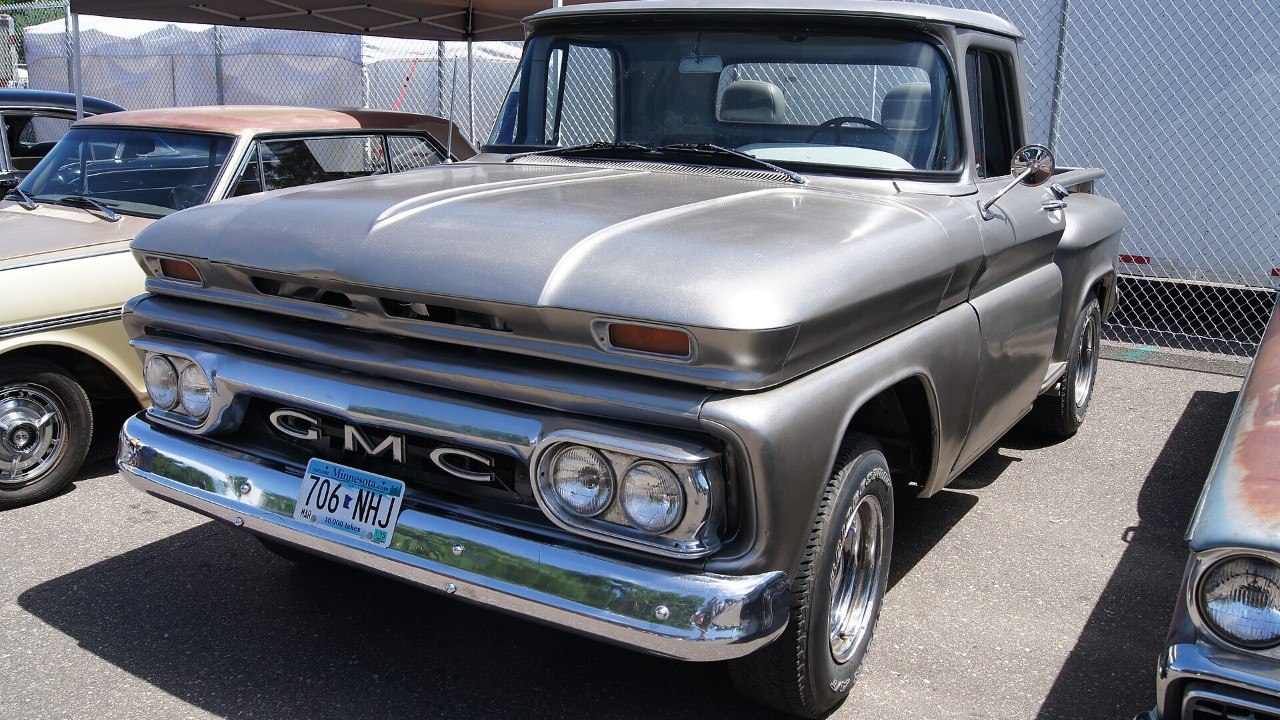 A 1962 GMC pickup from the same generation as the 1963 GMC truck with the 305 V6