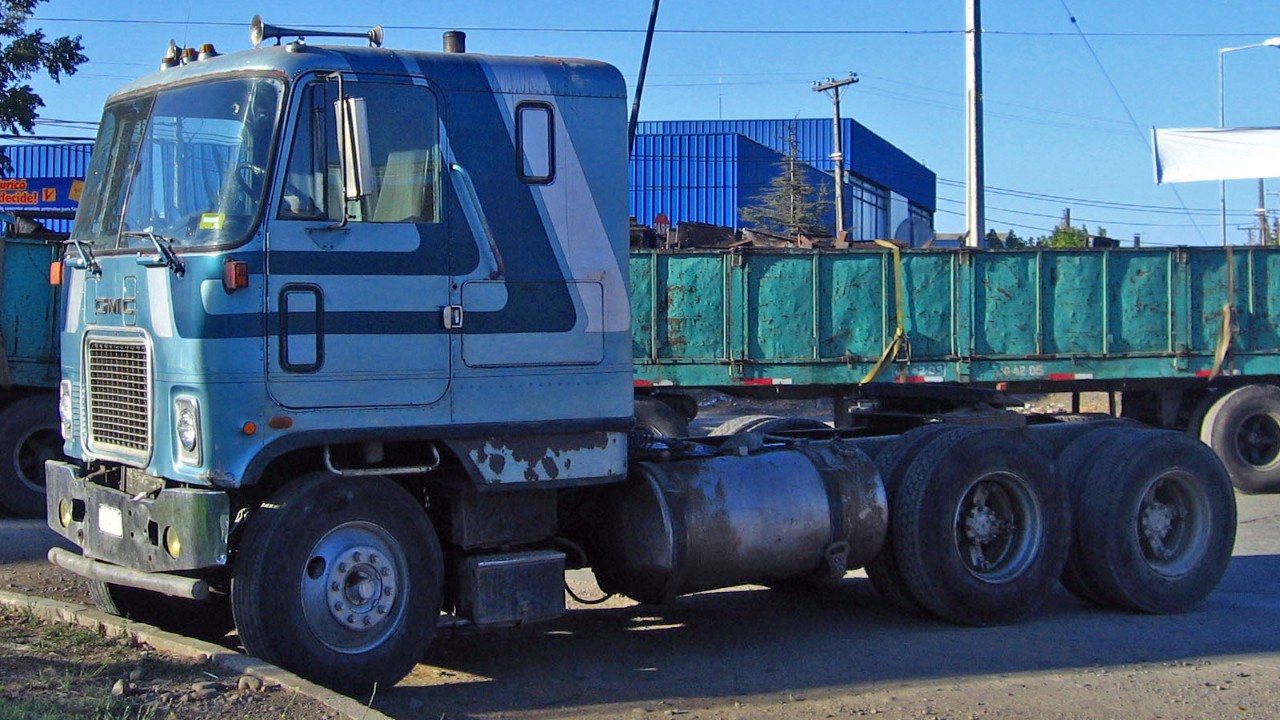 A 1985 GMC Astro 95 cab-over tractor in Chile