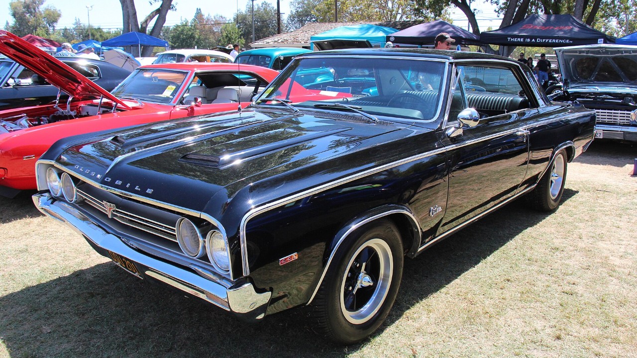 Oldsmobile’s first 4-4-2 was a $285 police pursuit option, and 2,999 were sold in 1964