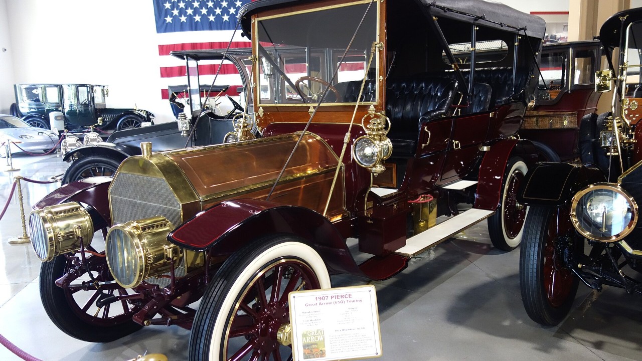 A 1907 Pierce Great Arrow