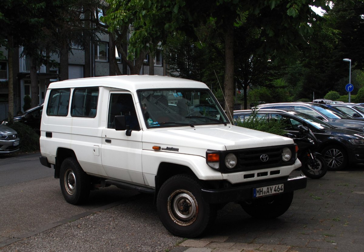 Toyota Land Cruiser 70 Series