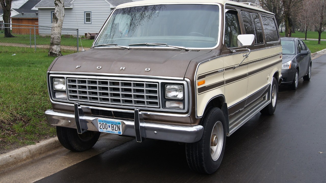 A 1979 Ford Club Wagon Chateau van