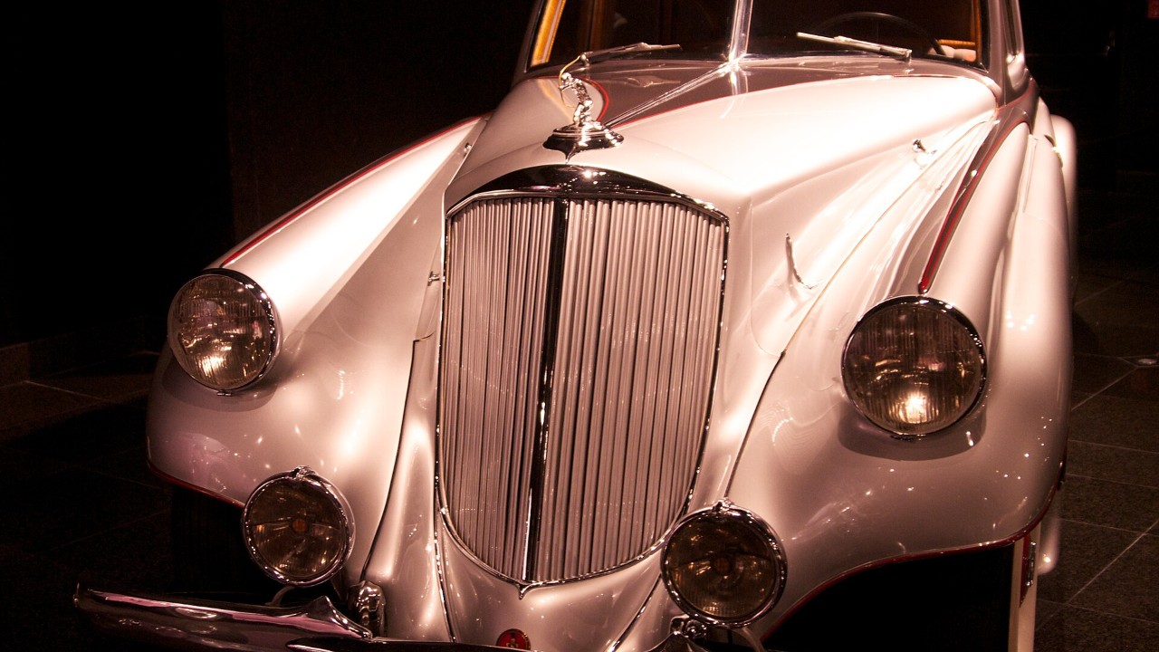 Front view of a 1933 Pierce Silver Arrow