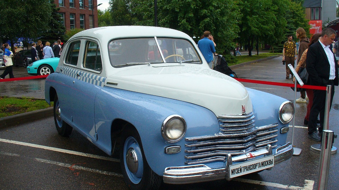 A GAZ-M20 Pobeda saloon