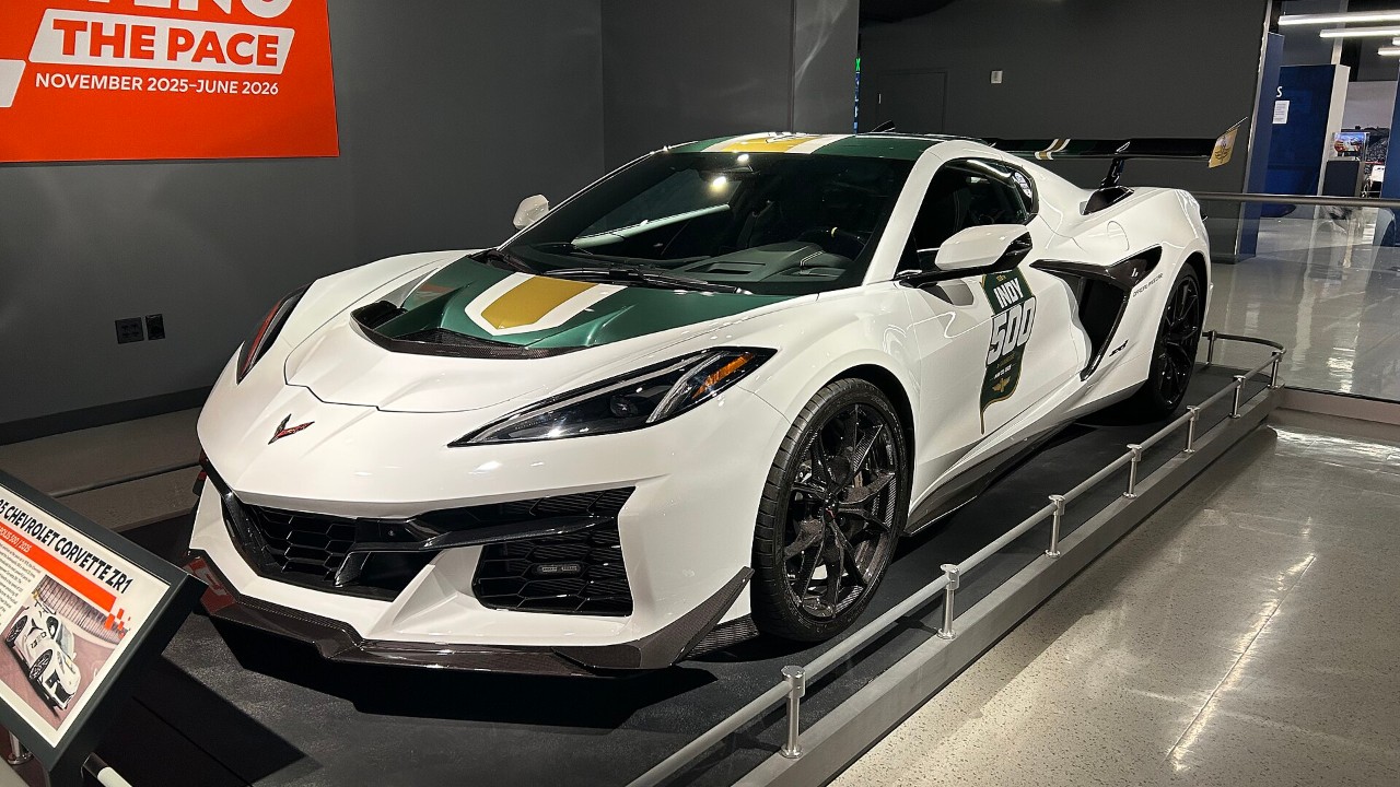 The 2025 Chevrolet Corvette ZR1 Indianapolis 500 pace car