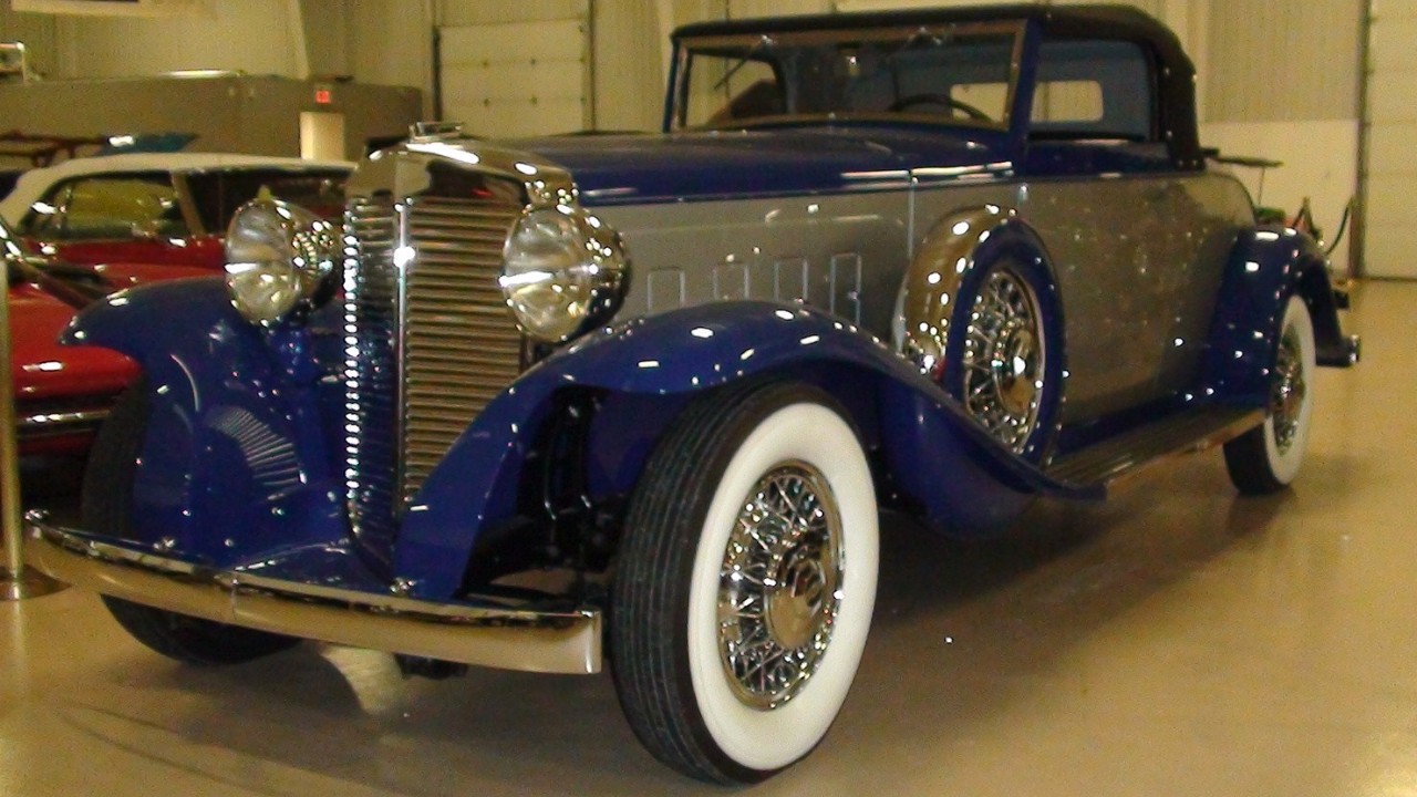 An MIT student styled the 1931 Marmon Sixteen, whose aluminum 491-cubic-inch V16 made 200 hp