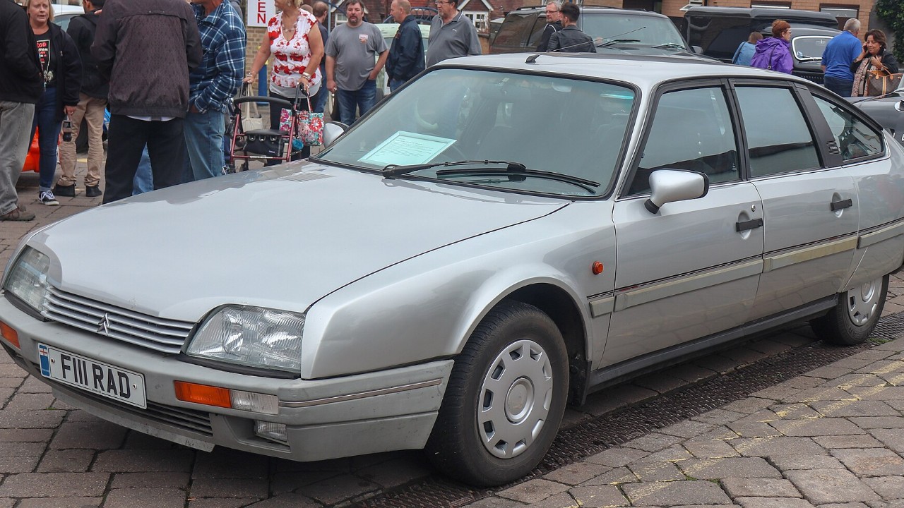 A 1988 Citroën CX 2.2 sedan