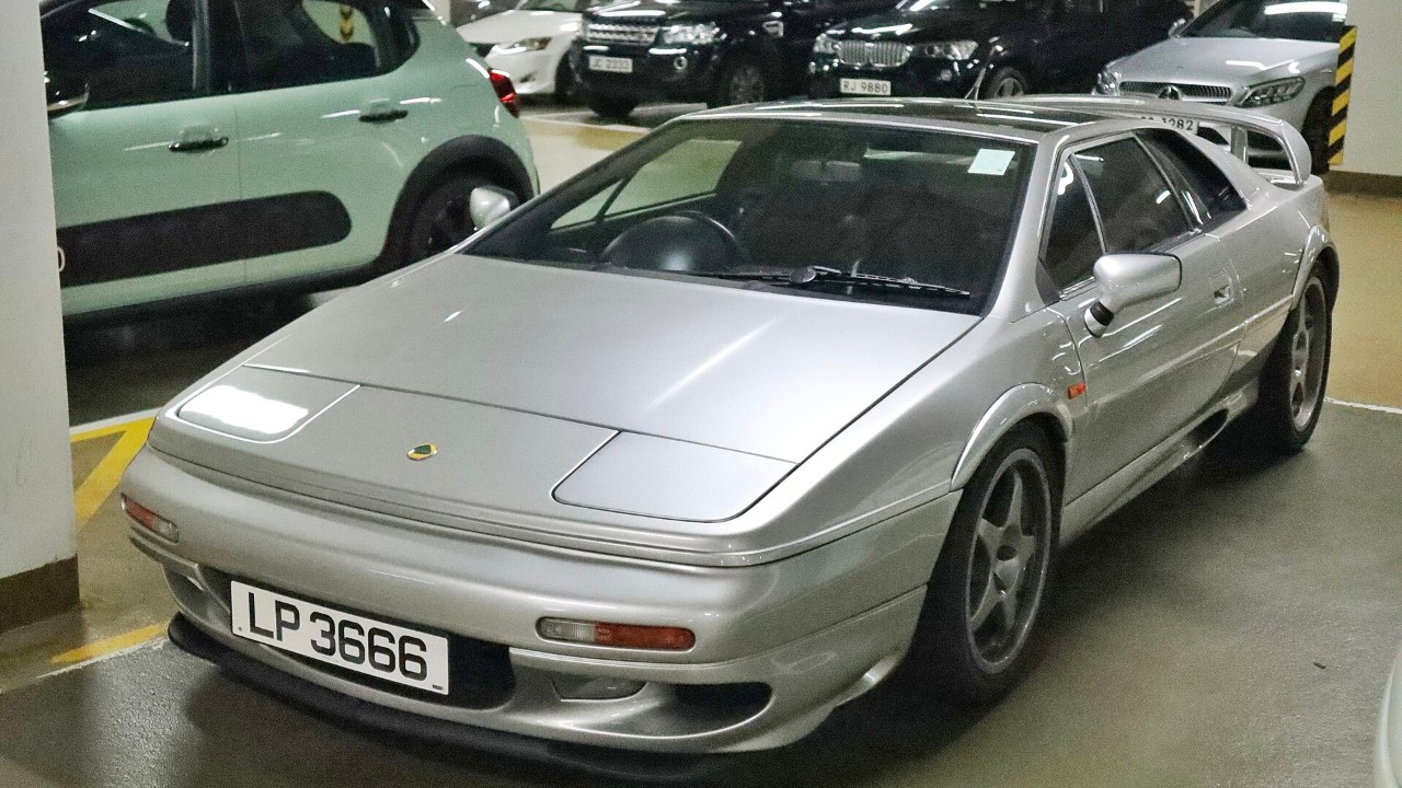 A 2001 Lotus Esprit V8, the car the Sport 350 was based on