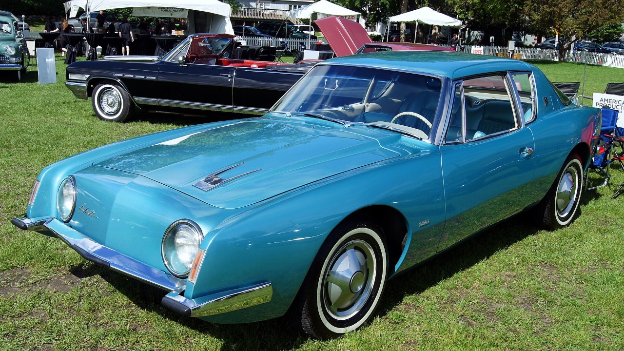 A blue 1963 Studebaker Avanti R2