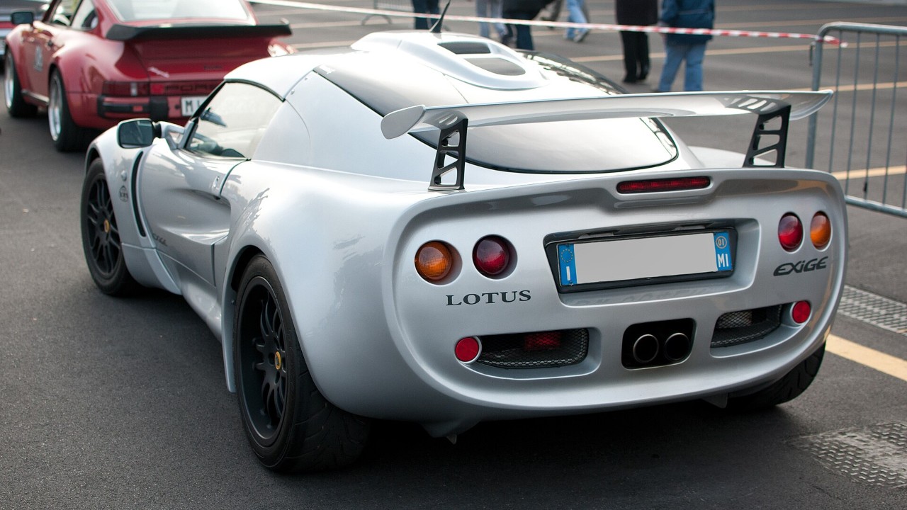 A Lotus Exige Series 1 at Monza