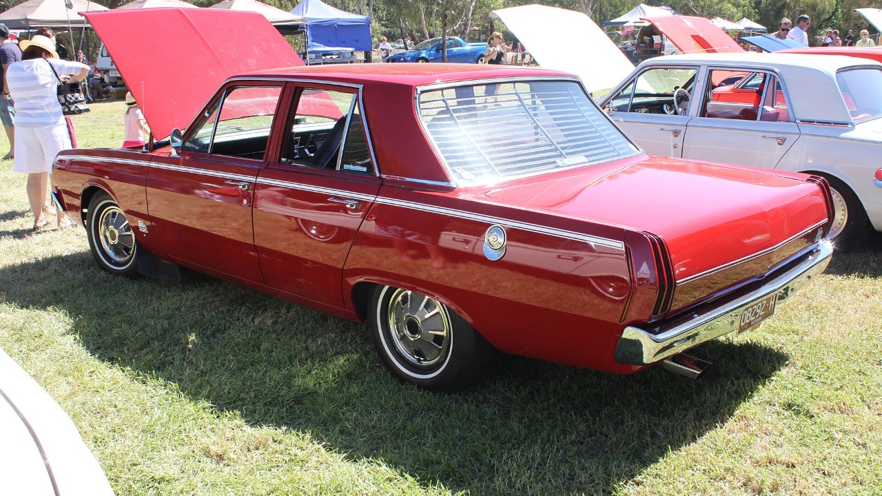A Chrysler Valiant VF Pacer