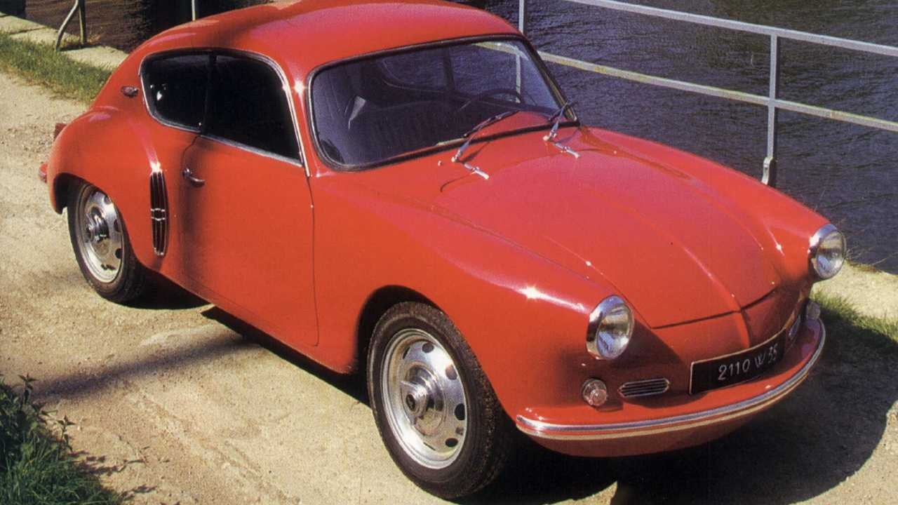 A red Alpine A106