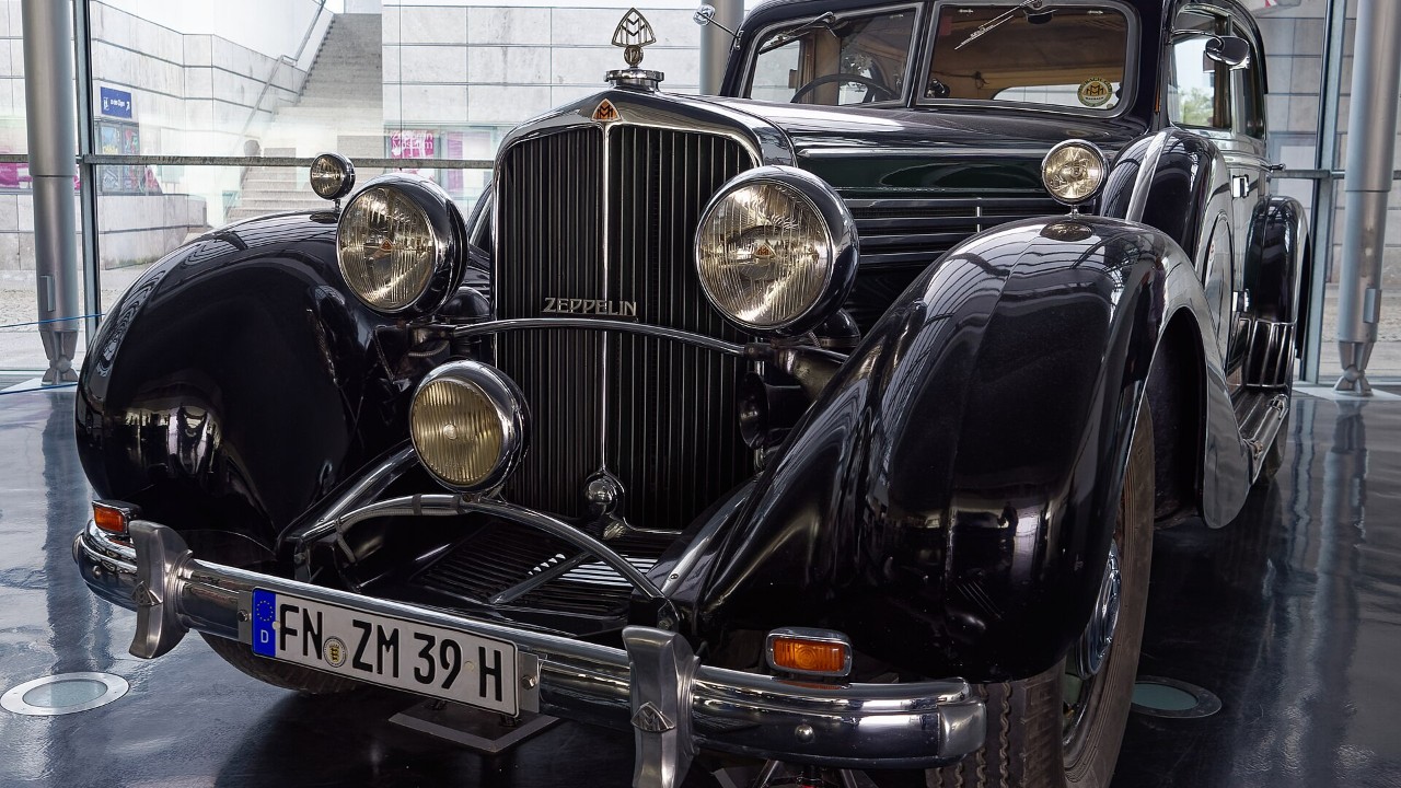 No more than about 25 Maybach Zeppelins were built as the DS 8, with an 8-liter, 200-hp V12