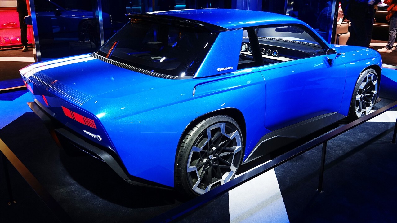 The Renault 8 Gordini Concept from the rear at the Paris Motor Show